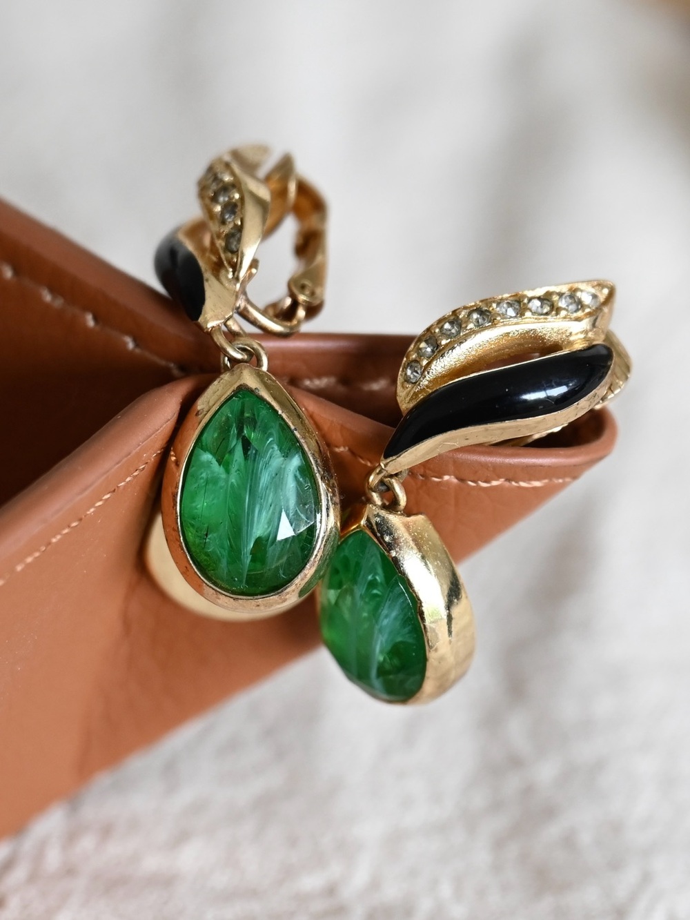 Authentic Vintage Dior Teardrop Green Swirly Glass Dangle Gold Clip-On Earrings - Picture 2 of 5